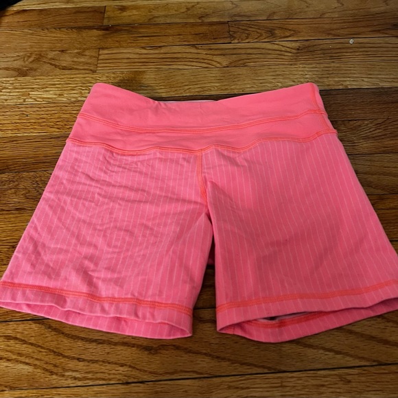 Lululemon groove biker running/yoga/fitness short.. EUC - Picture 6 of 9